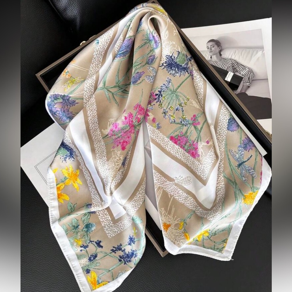 Elegant Floral Scarf S3 - Picture 2 of 3
